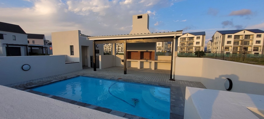 2 Bedroom Property for Sale in Croydon Western Cape